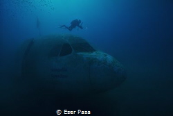 airbus a300 wreck and diver by Eser Paşa 